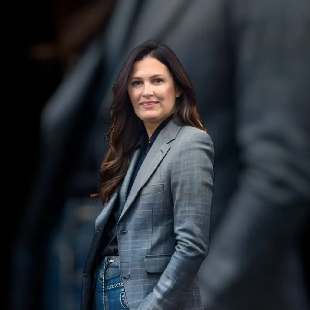 Photo of Michelle Yoon, a Las Vegas-based real estate expert with 24 years of experience helping buyers and sellers