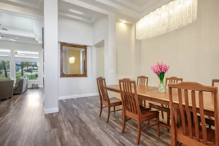 Aristocrat Floor Plan in Sun City Summerlin dining area near living room