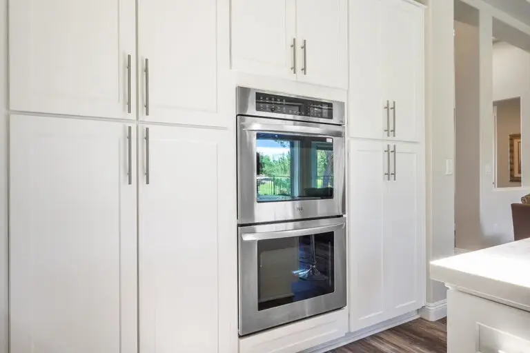 Aristocrat Floor Plan in Sun City Summerlin kitchen double oven wall